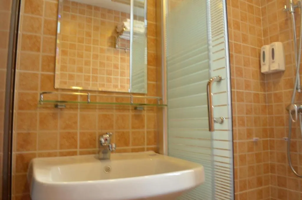 Yiu Fai Guest House Hong Kong 3*,